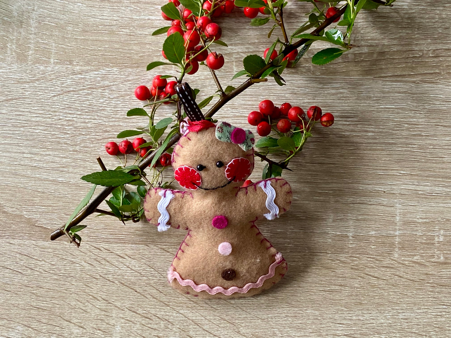 Make-Your-Own-Kit Gingerbread Cookie Felt